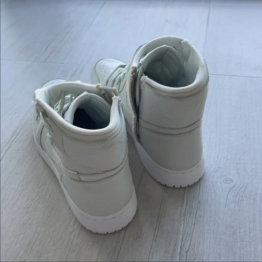 Nike Air Jordan limited edition X revolve - Picture 5 of 6